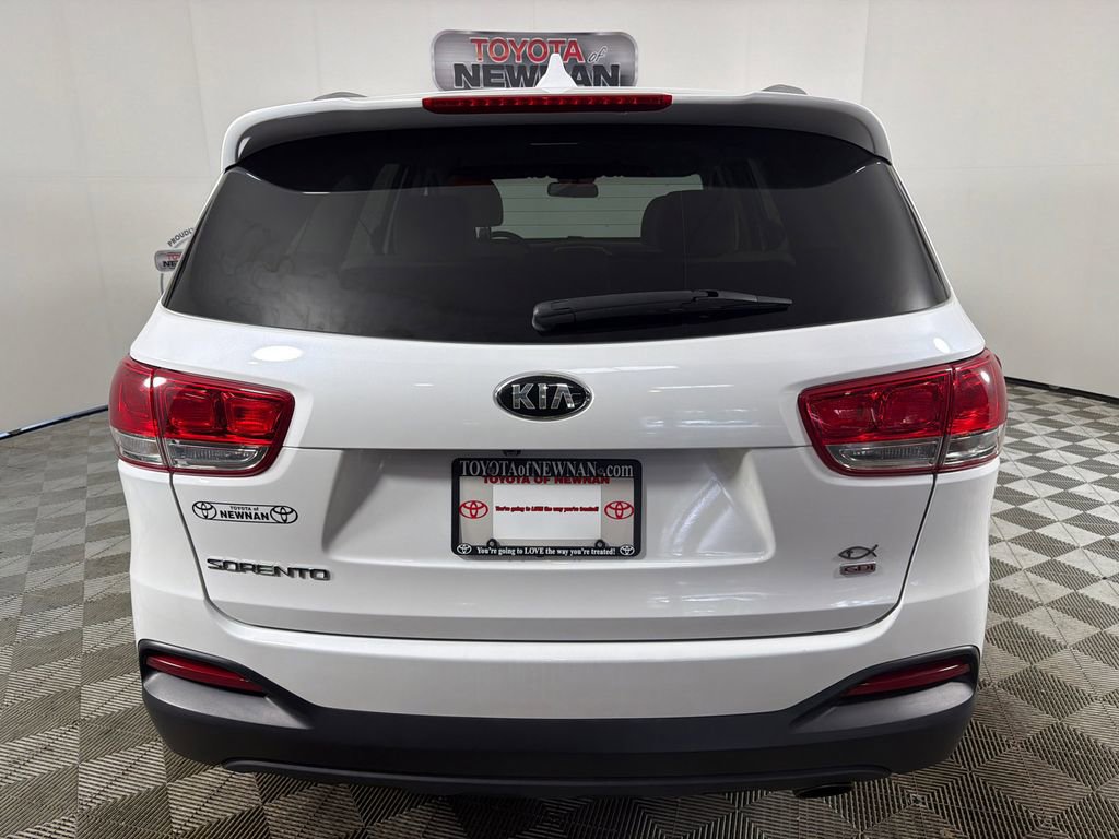 Used 2018 Kia Sorento FWD image 4