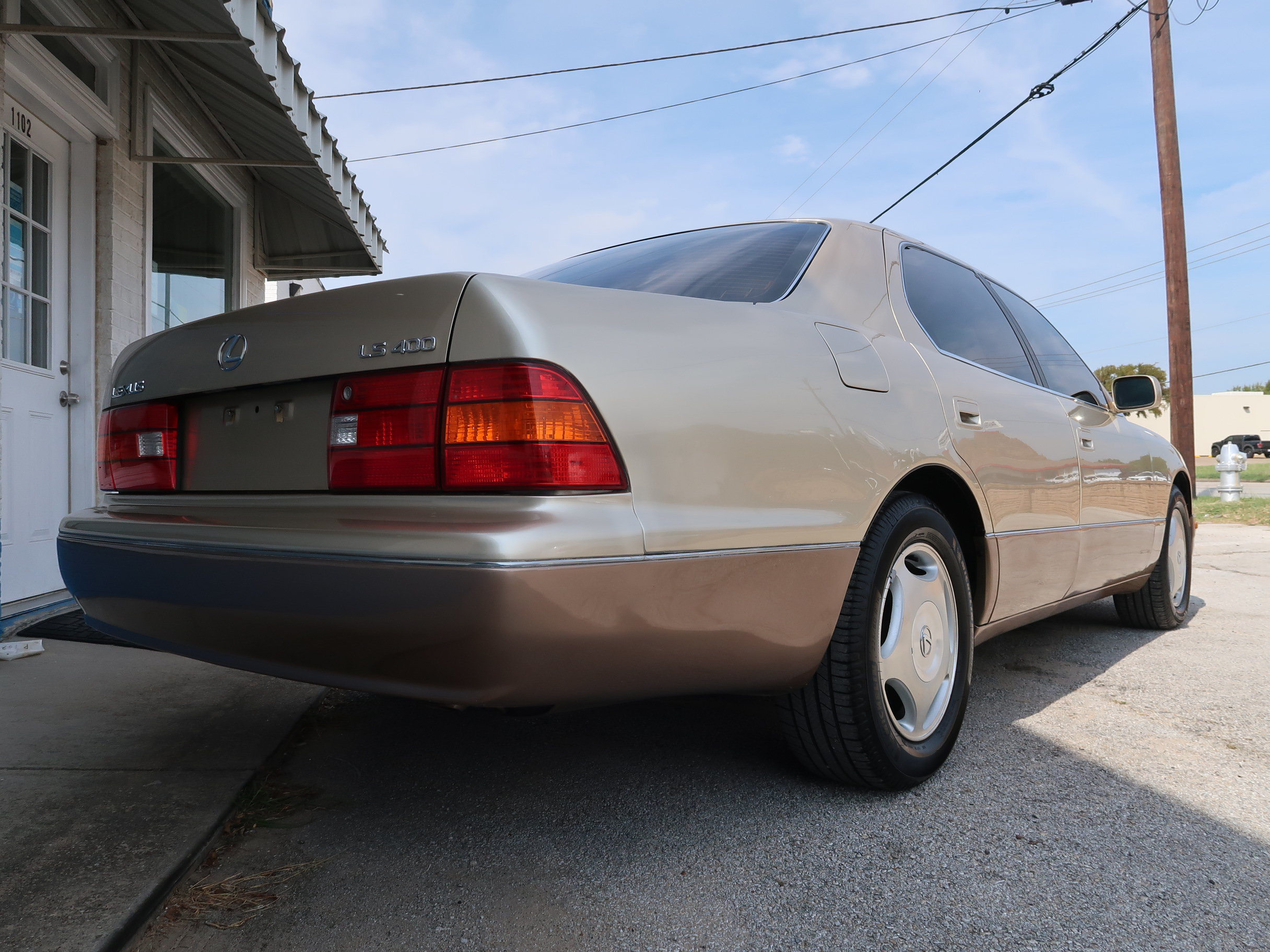 Used 2000 Lexus LS 400 RWD image 8