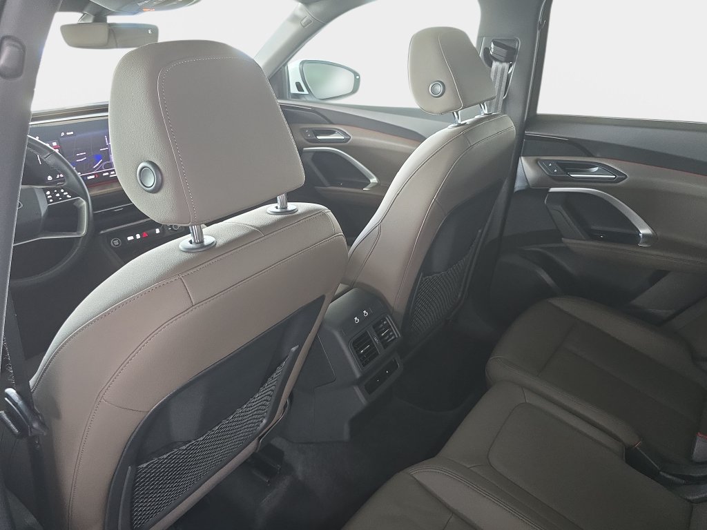 Certified 2025 Audi Q5 Premium w/ Convenience Package AWD/4WD image 9