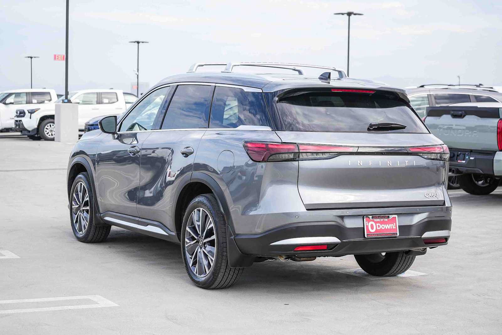Used 2026 INFINITI QX60 Luxe w/ Cargo Package FWD image 8