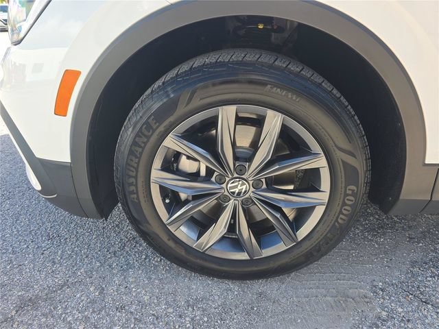 Used 2024 Volkswagen Tiguan SE FWD image 8