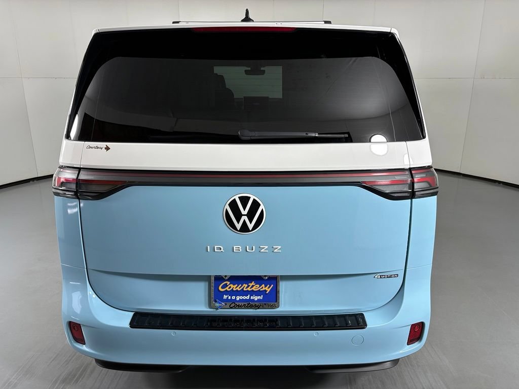 Used 2025 Volkswagen ID. Buzz 1st Edition AWD/4WD image 7
