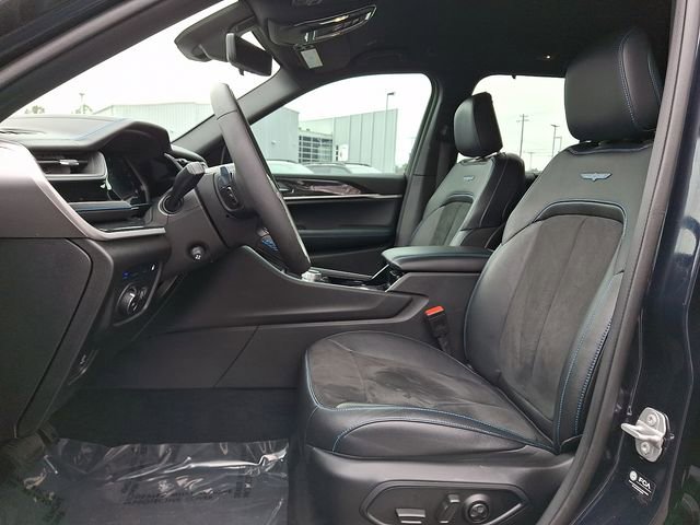 Used 2022 Jeep Grand Cherokee Trailhawk w/ Luxury Tech Group III image 13