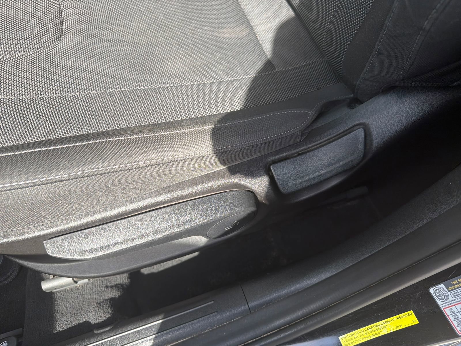 Used 2021 Hyundai Elantra SE w/ Preferred Accessory Package image 16