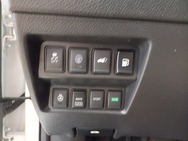 Used 2018 Nissan Rogue SL image 26