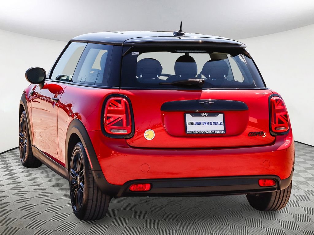 Used 2024 MINI Cooper SE FWD image 8