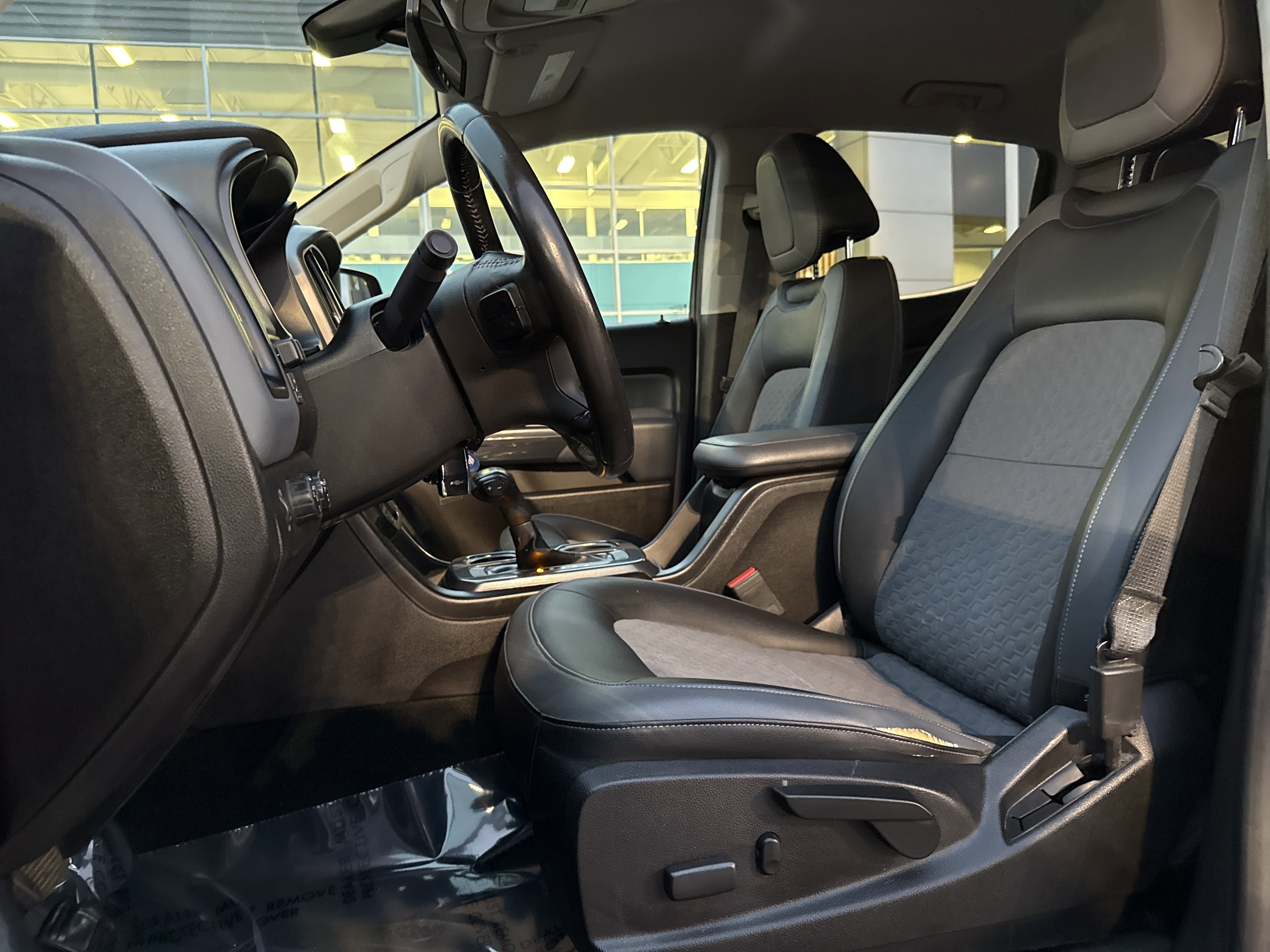 Used 2017 Chevrolet Colorado Z71 image 12