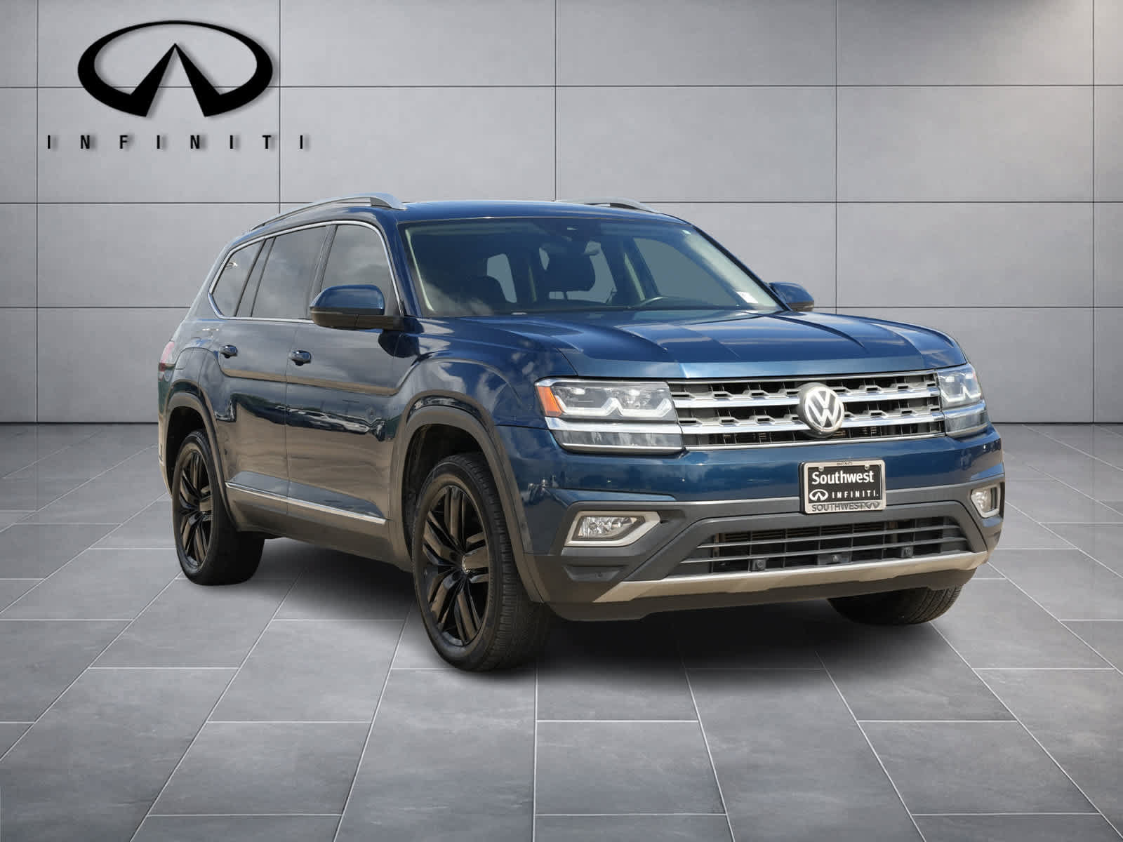 Used 2018 Volkswagen Atlas SEL Premium AWD/4WD image 3