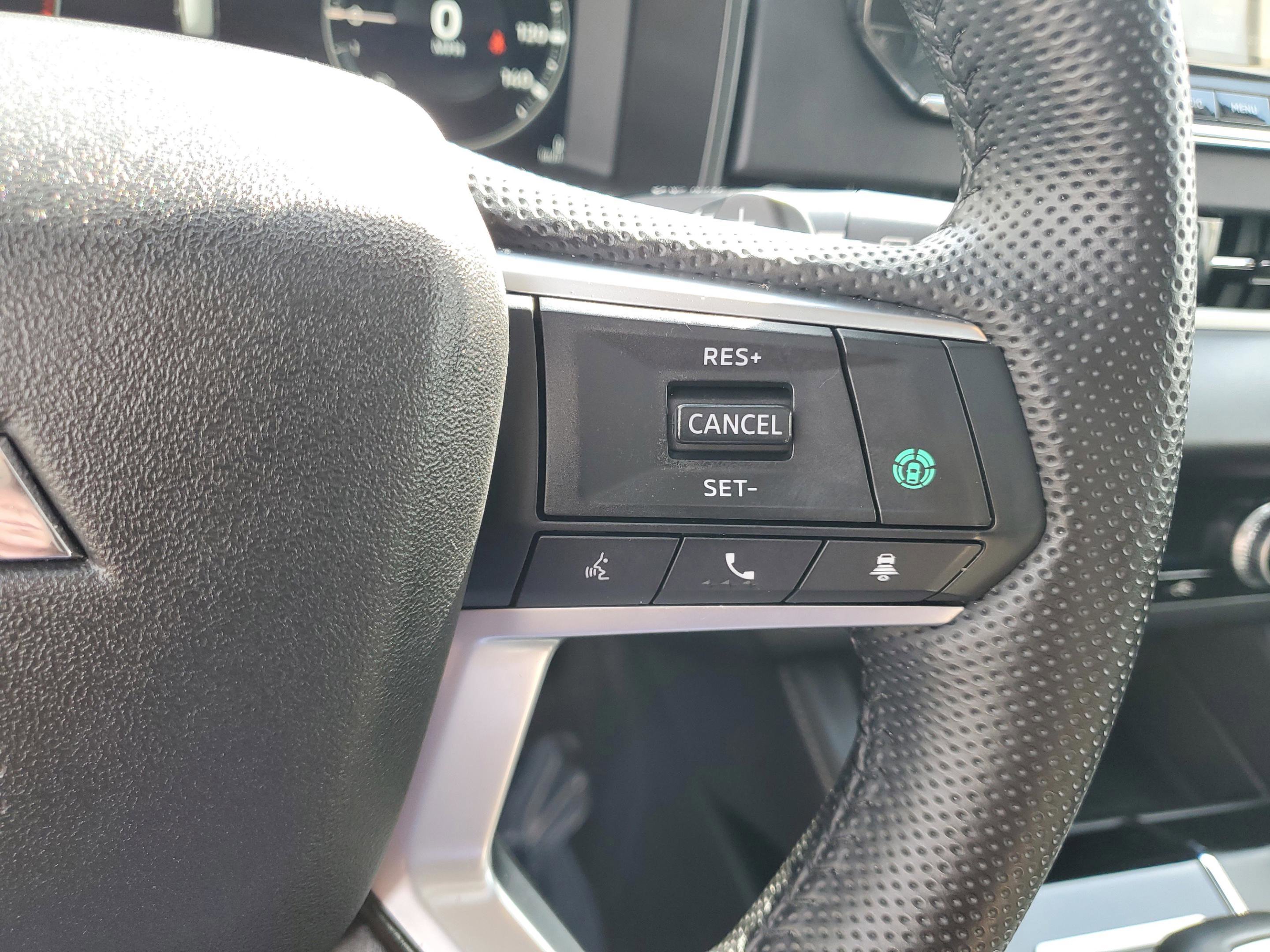 Used 2023 Mitsubishi Outlander SE Black Edition image 25