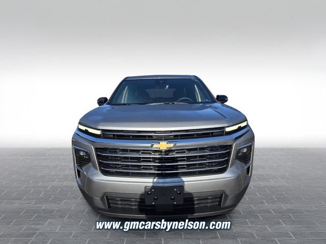 New 2027 Chevrolet Traverse LT w/ Driver Confidence Package FWD image 2