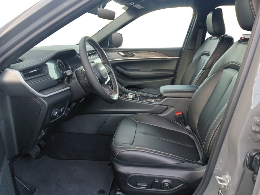New 2027 Jeep Grand Cherokee L Limited w/ Limited Altitude Package AWD/4WD image 19