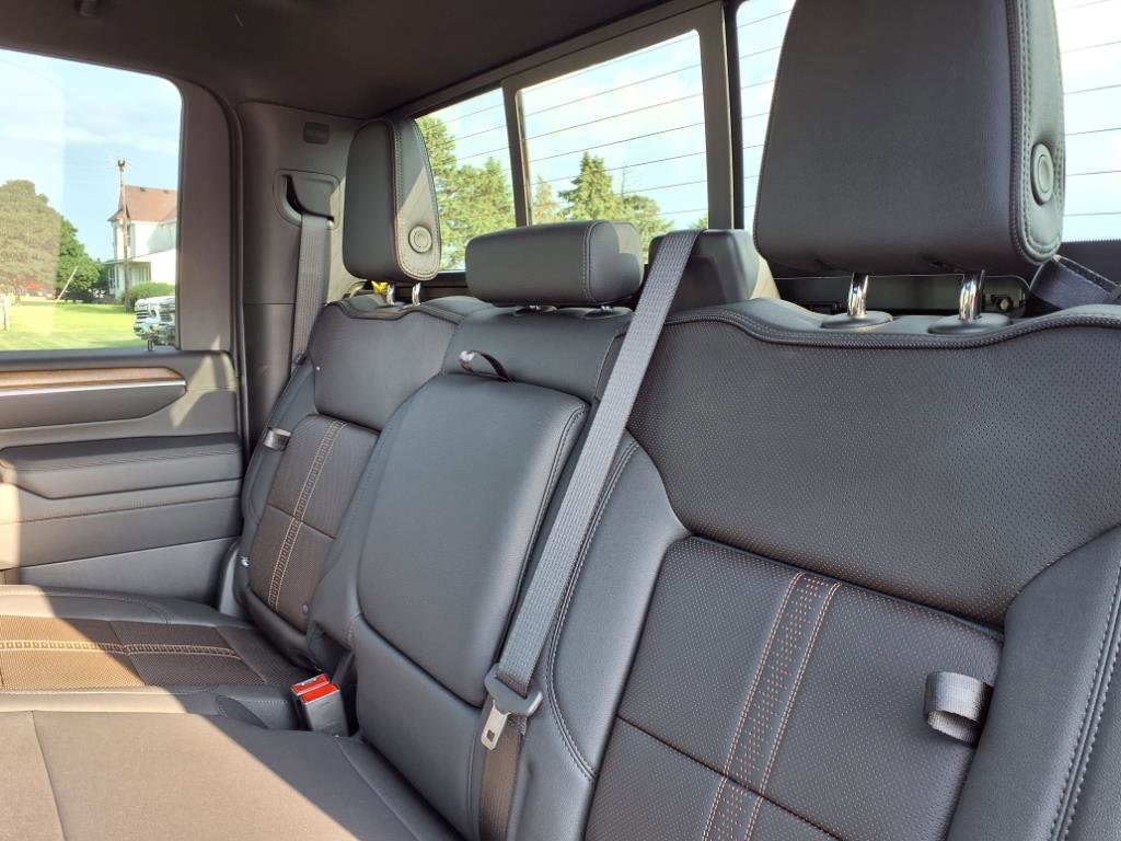 New 2025 Chevrolet Silverado 2500 High Country w/ High Country Premium Package image 10