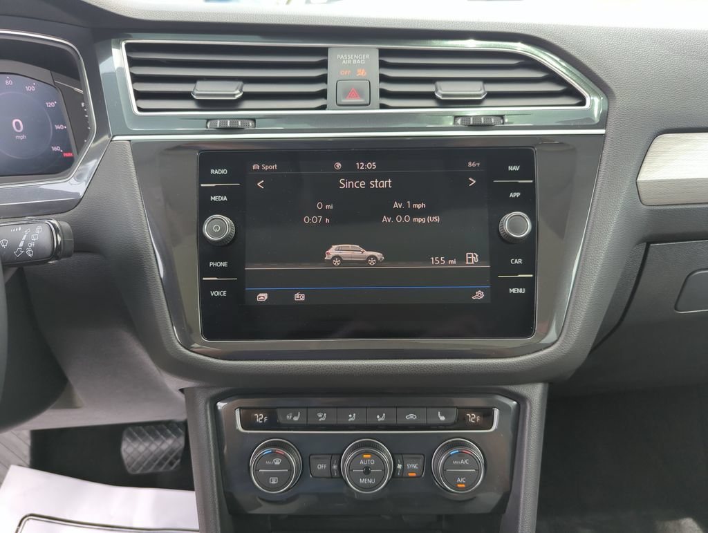Used 2020 Volkswagen Tiguan SEL AWD/4WD image 38
