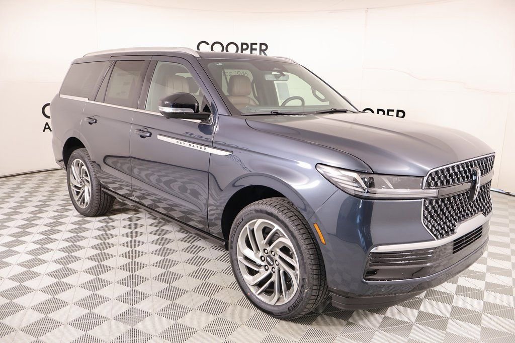 New 2025 Lincoln Navigator Reserve image 1