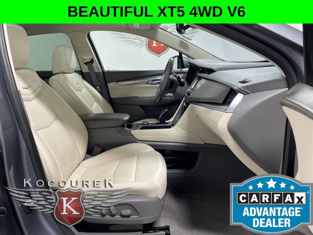 Used 2021 Cadillac XT5 Premium Luxury AWD/4WD image 23