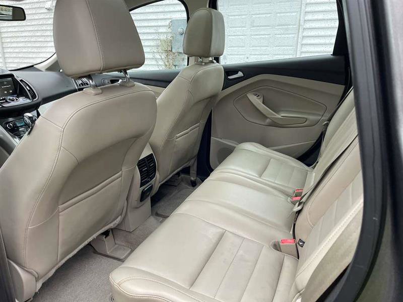 Used 2013 Ford C-MAX SEL image 22