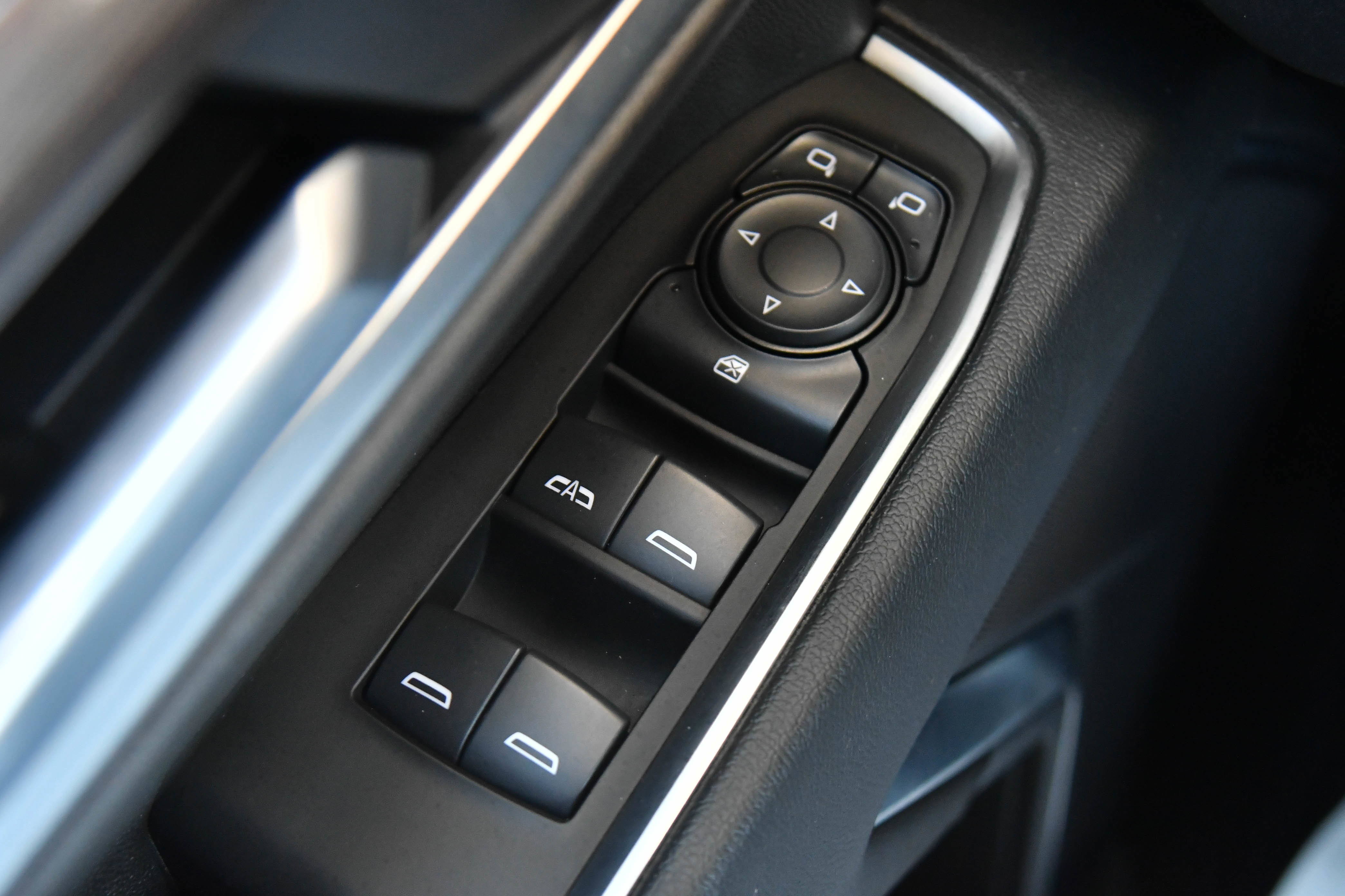 Used 2025 Chevrolet Silverado 2500 LT AWD/4WD image 36