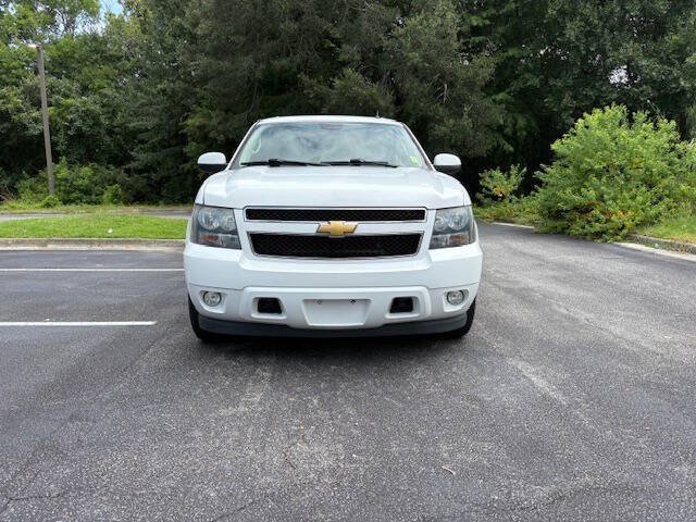 Used 2012 Chevrolet Suburban LT RWD image 2