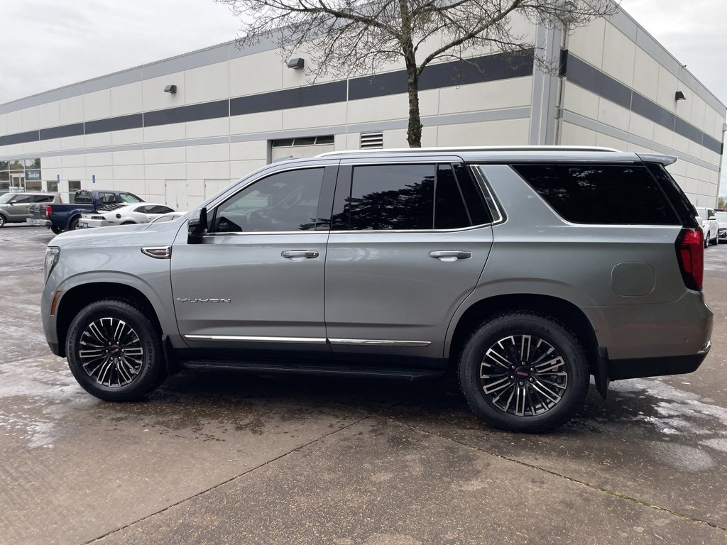 Used 2025 GMC Yukon Elevation image 7