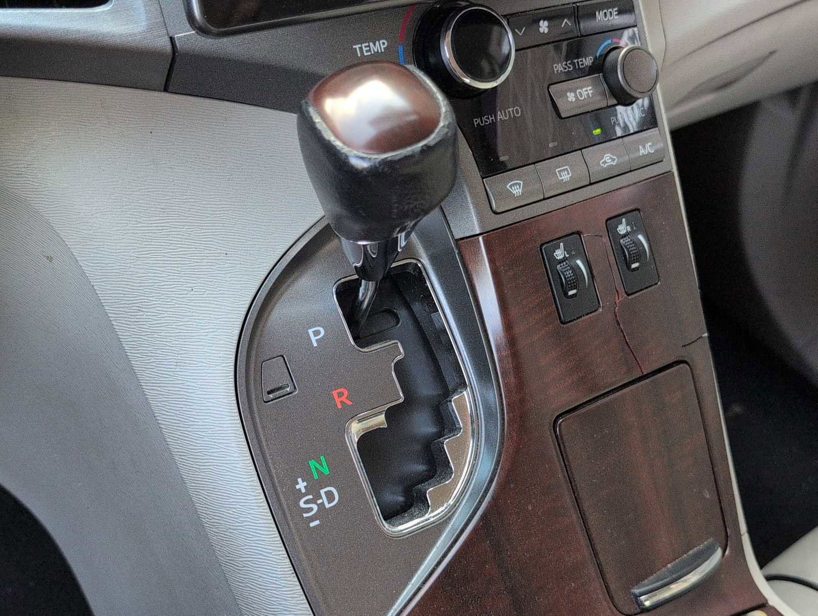 Used 2011 Toyota Venza AWD w/ Comfort Pkg image 29