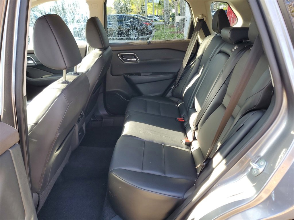 Certified 2021 Nissan Rogue SV w/ Premium Package image 11