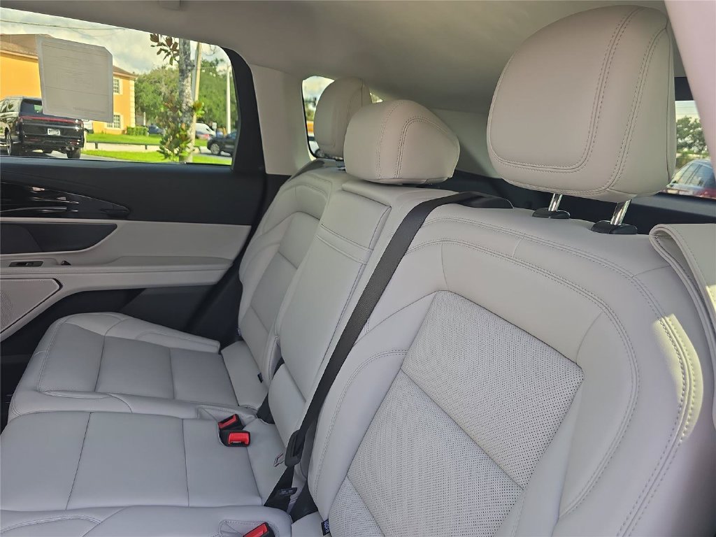 New 2026 Lincoln Nautilus Premier AWD/4WD image 11