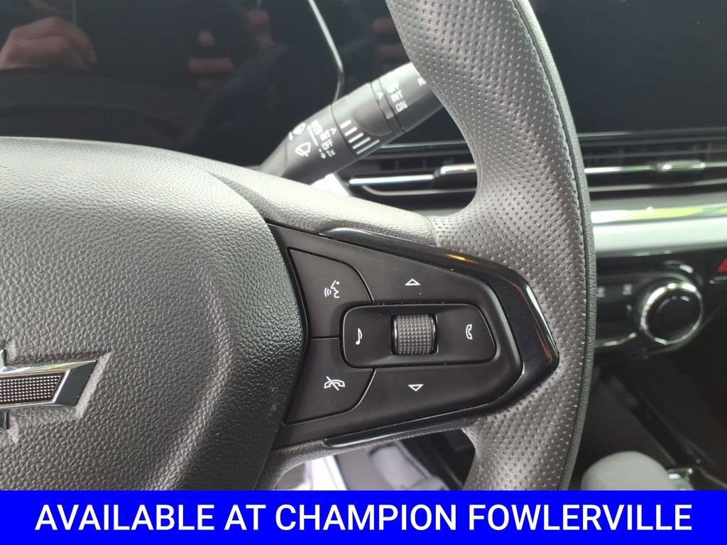 Certified 2025 Chevrolet Trax LT image 23