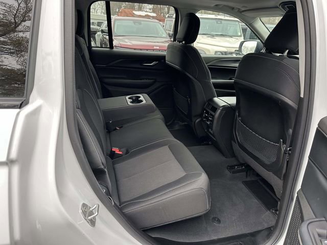 Certified 2024 Jeep Grand Cherokee Laredo X image 22