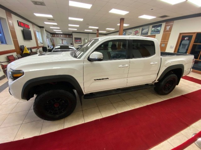 Used 2023 Toyota Tacoma TRD Pro image 2