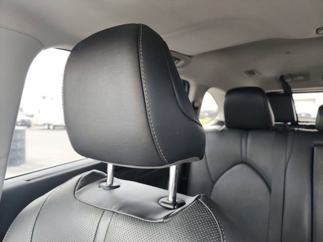 Used 2020 Toyota Highlander Limited image 26