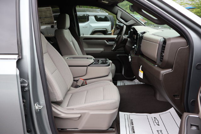 New 2026 GMC Sierra 1500 SLE w/ Preferred Package AWD/4WD image 24