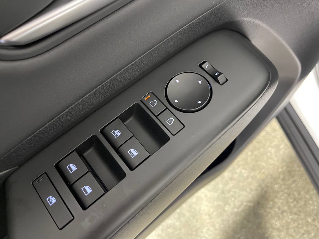New 2026 Hyundai Kona SEL Premium FWD image 18