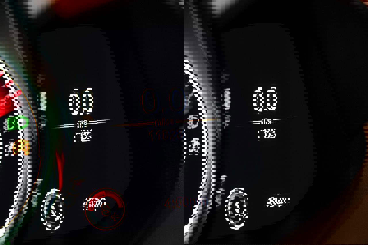 Used 2020 Aston Martin V8 Vantage Coupe image 37