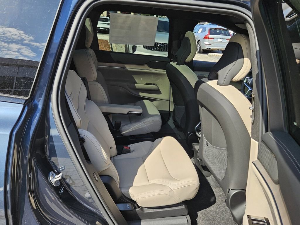 New 2025 Volvo EX90 Plus AWD/4WD image 16