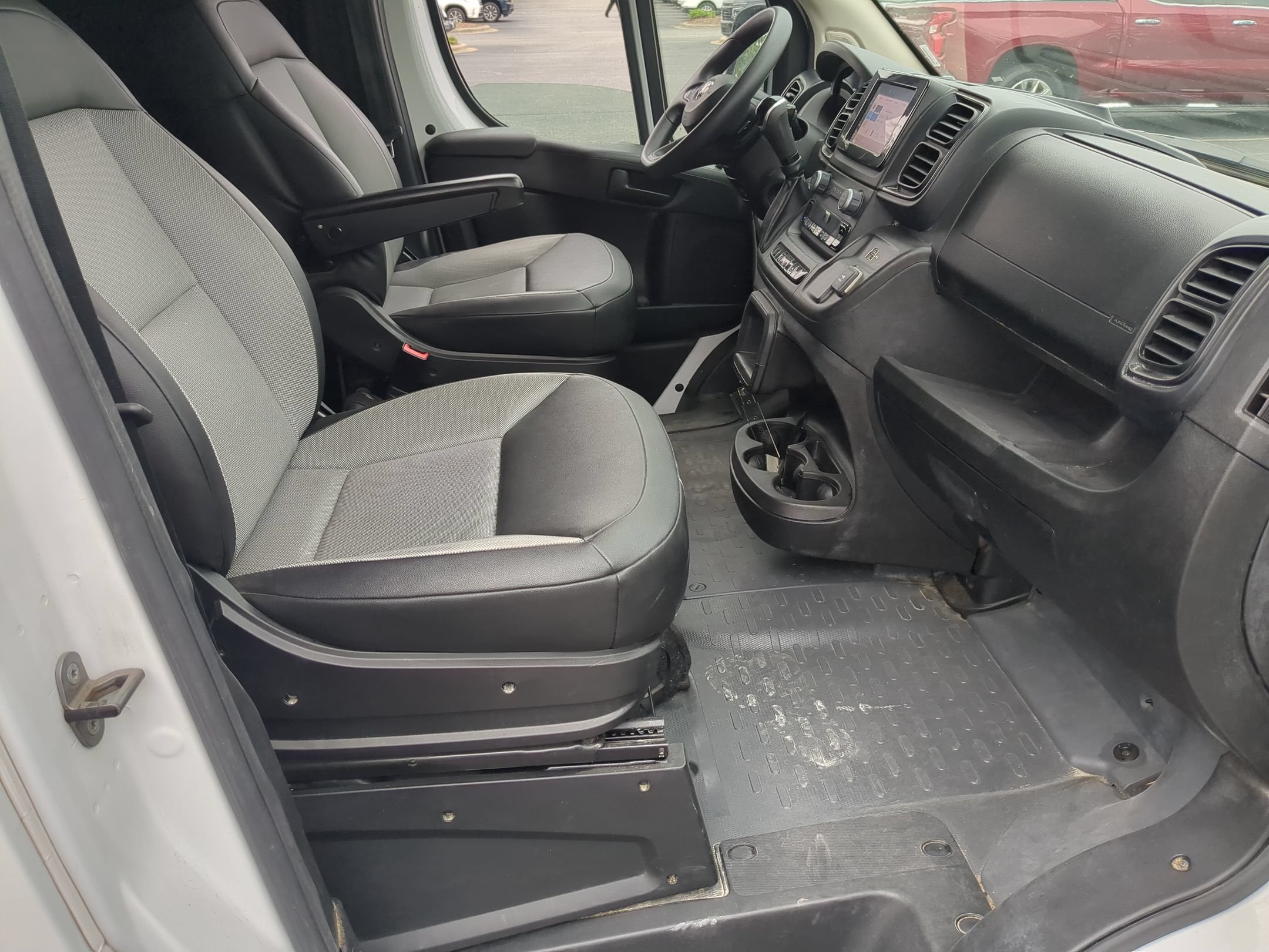 Used 2025 RAM ProMaster 2500 w/ Convenience Group FWD image 30