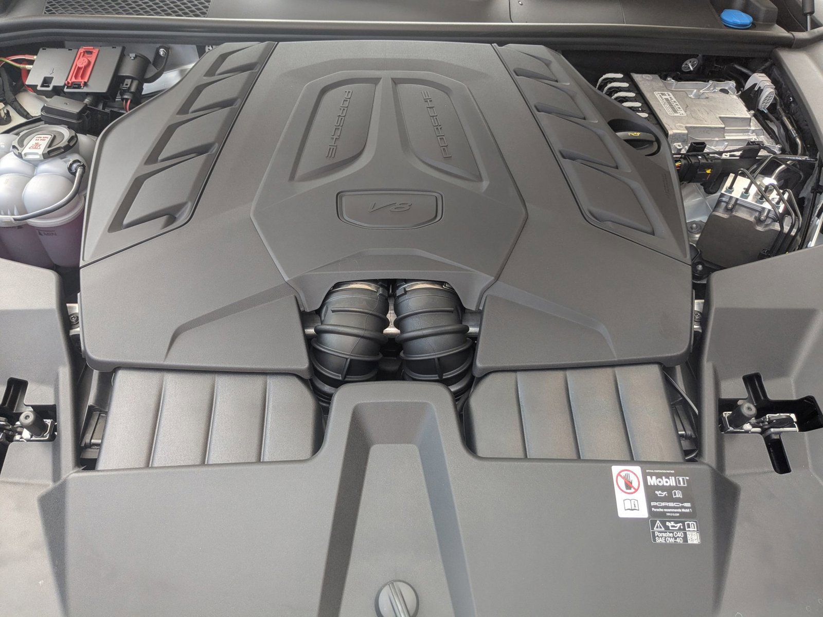 New 2025 Porsche Cayenne GTS image 28