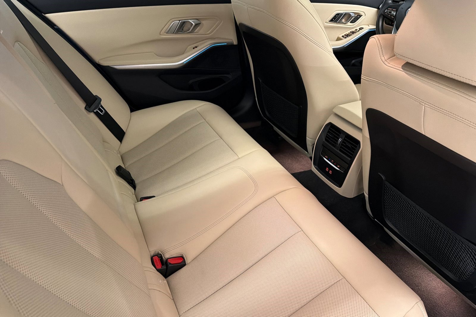 Certified 2023 BMW 330e w/ Driving Assistance Package image 29