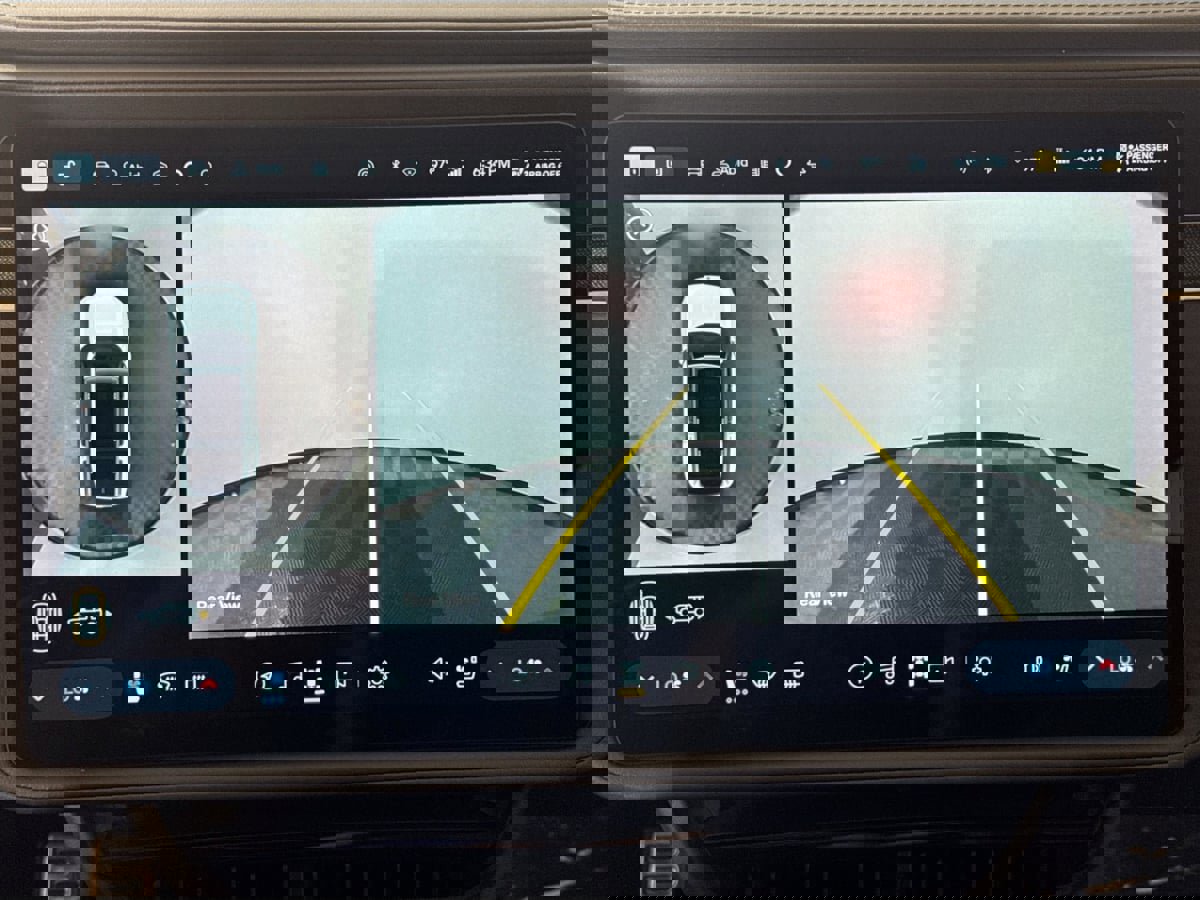 Used 2024 Rivian R1S Adventure image 13