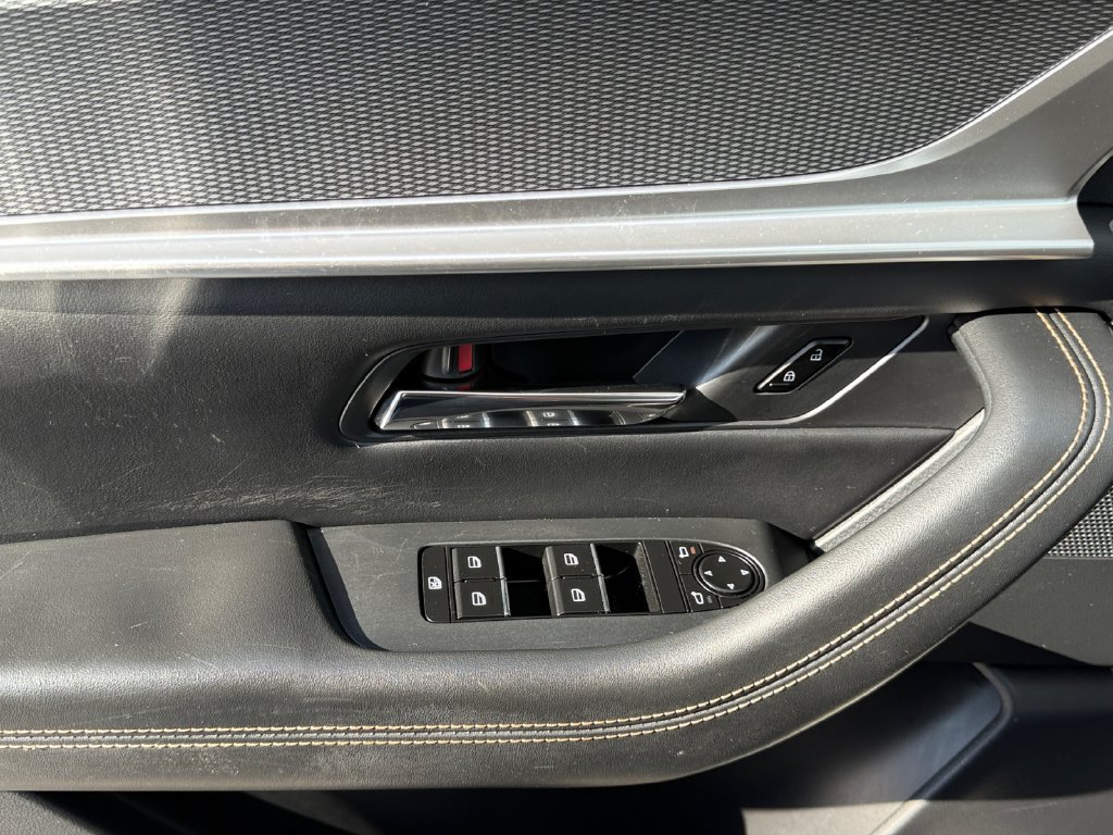 Used 2024 MAZDA CX-90 Plug-In Hybrid w/ Premium Pkg AWD/4WD image 11