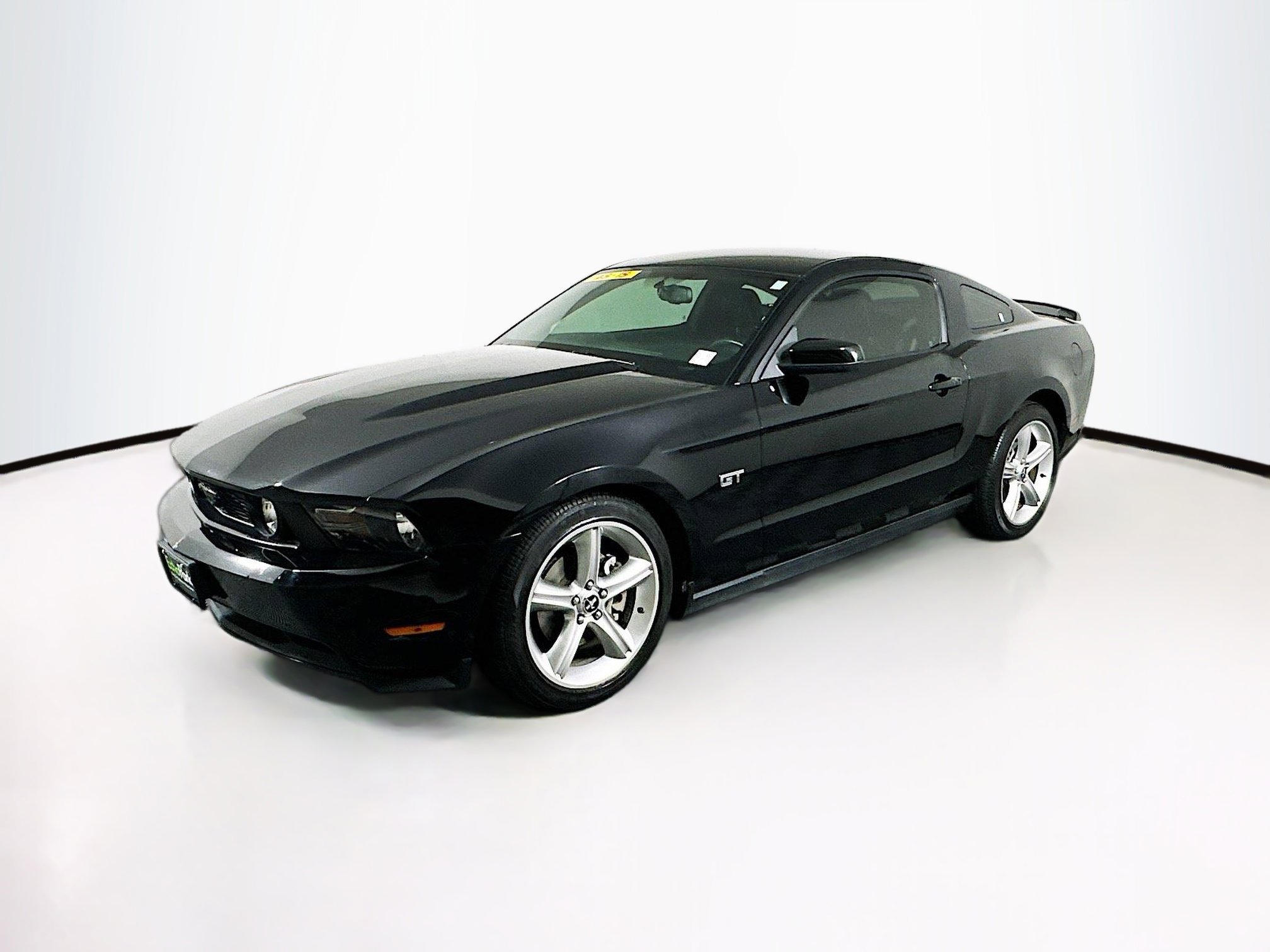 Used 2010 Ford Mustang GT Premium image 3