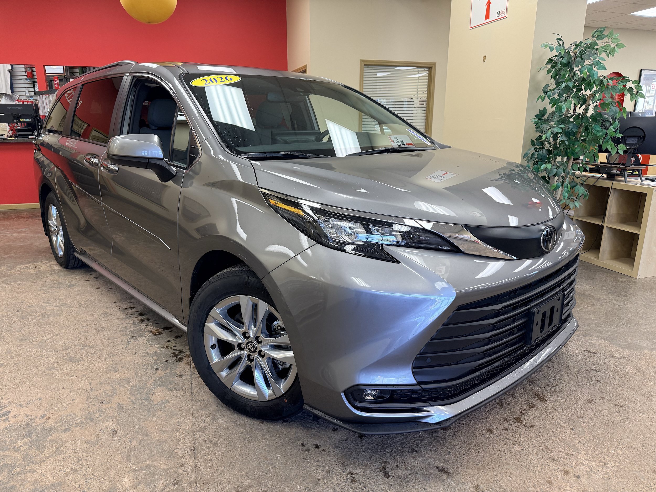 Used 2026 Toyota Sienna XLE AWD/4WD image 1