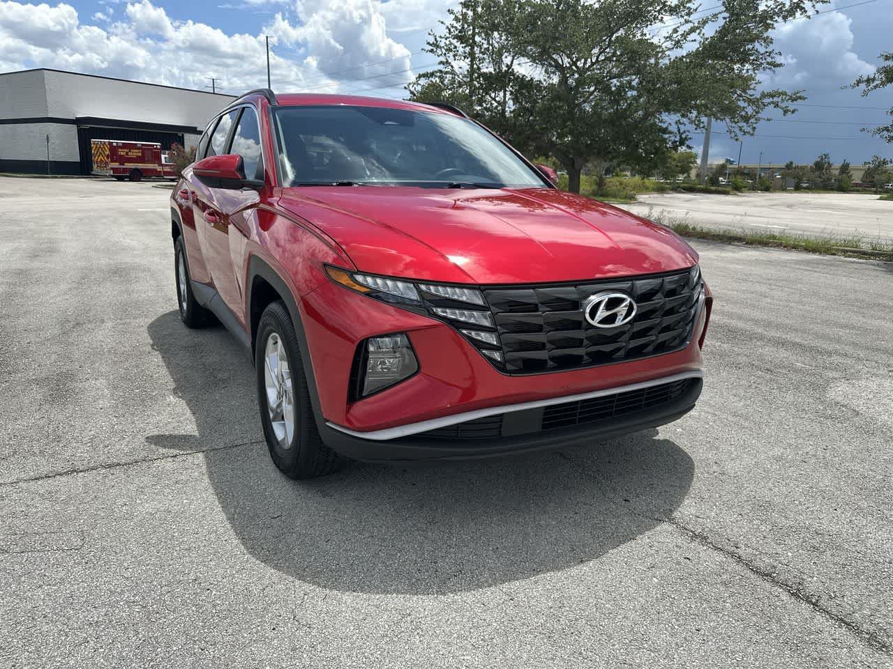Used 2023 Hyundai Tucson SEL w/ Cargo Package AWD/4WD image 16