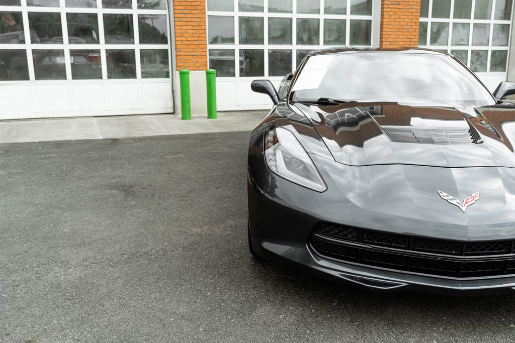 Used 2019 Chevrolet Corvette Stingray Coupe w/ Carbon Flash Badge Package RWD image 30