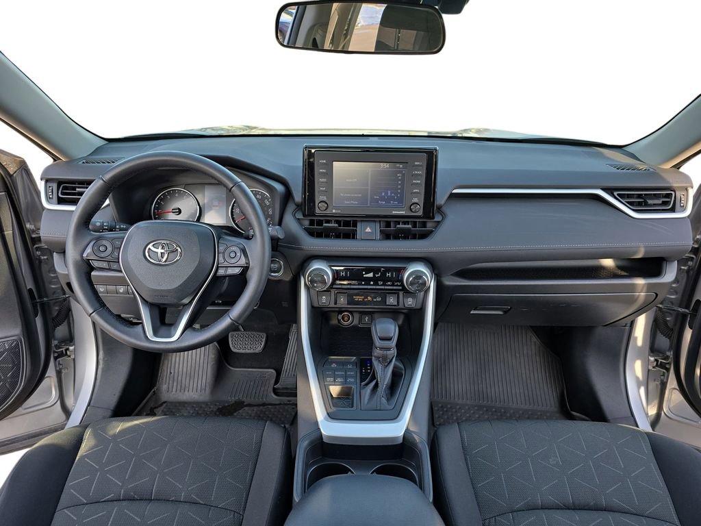 Used 2021 Toyota RAV4 XLE image 10