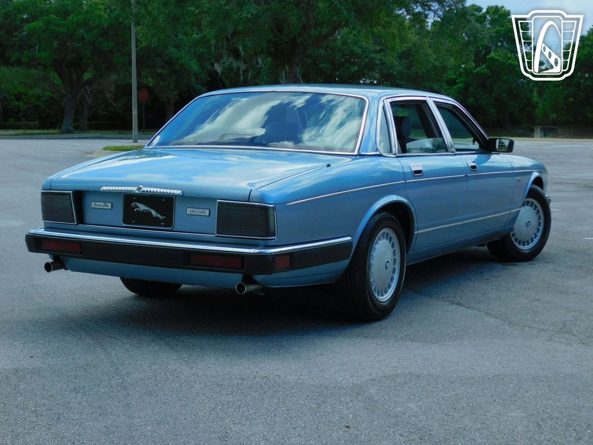 Used 1991 Jaguar XJ Vanden Plas image 14