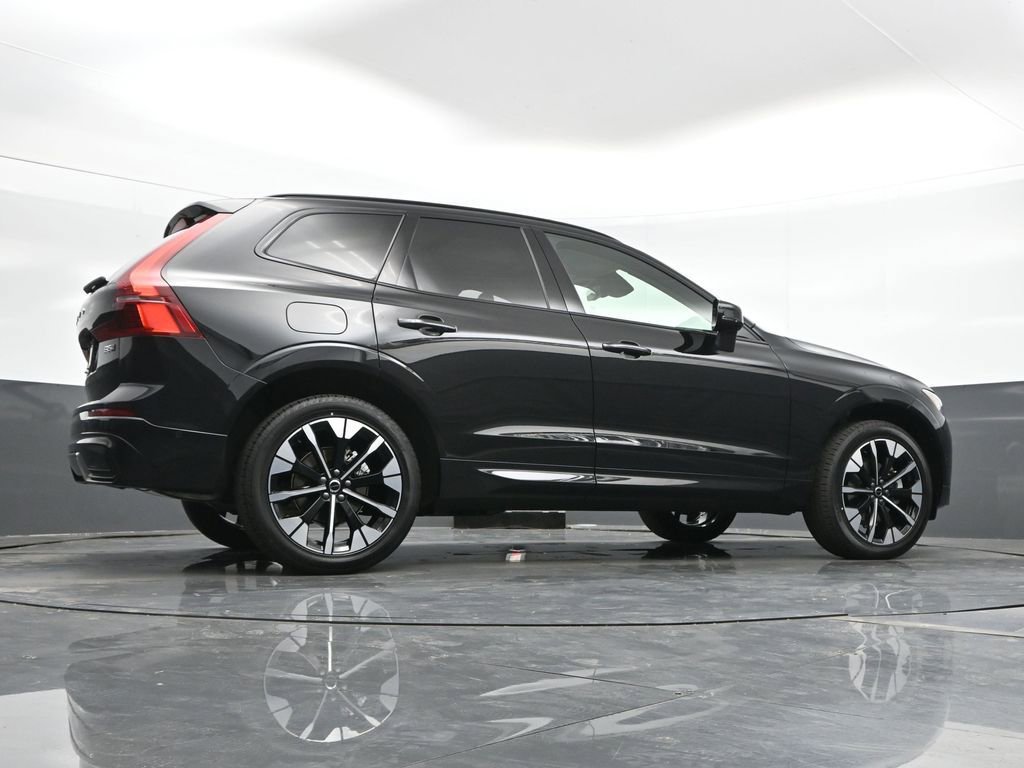 New 2026 Volvo XC60 B5 Plus w/ Protection Package Premier image 40