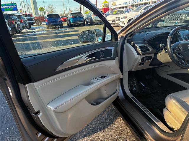 Used 2019 Lincoln MKZ Premiere image 15