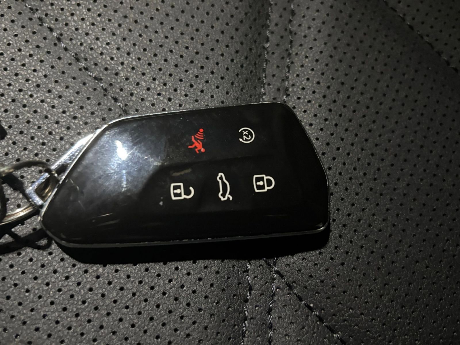 Used 2025 Volkswagen Atlas Cross Sport SE image 22