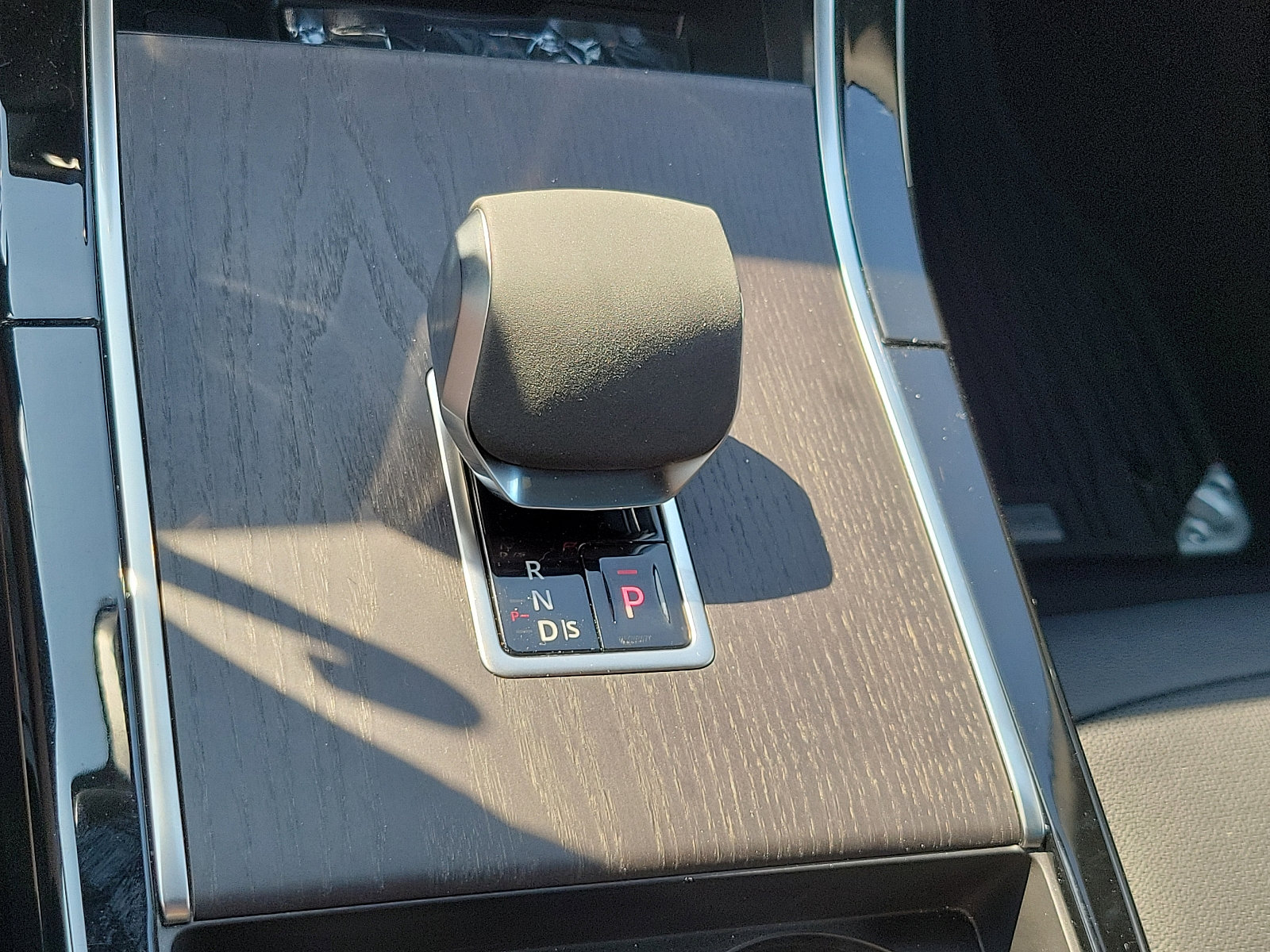 Used 2024 Land Rover Range Rover Evoque Dynamic SE image 14