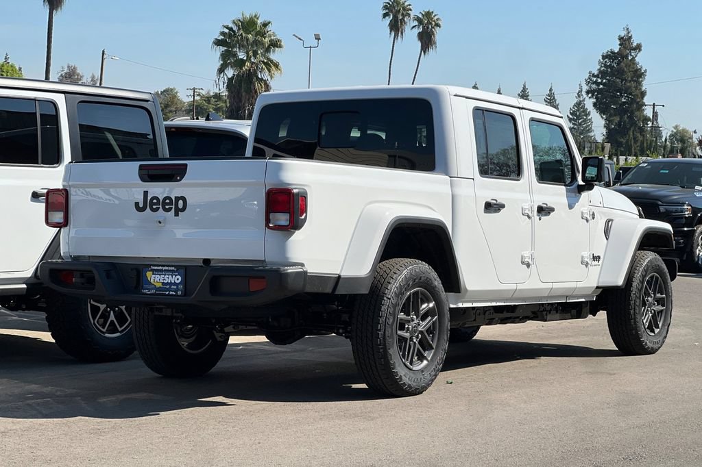 New 2026 Jeep Gladiator Sport AWD/4WD image 4